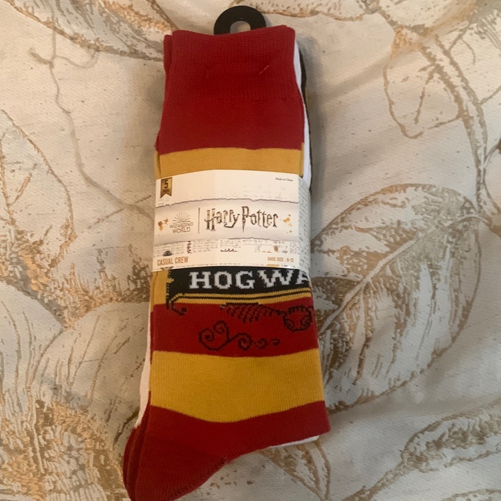 NWT Harry Potter Hogwarts Crew Socks 5 Pack Adult Size 6-12